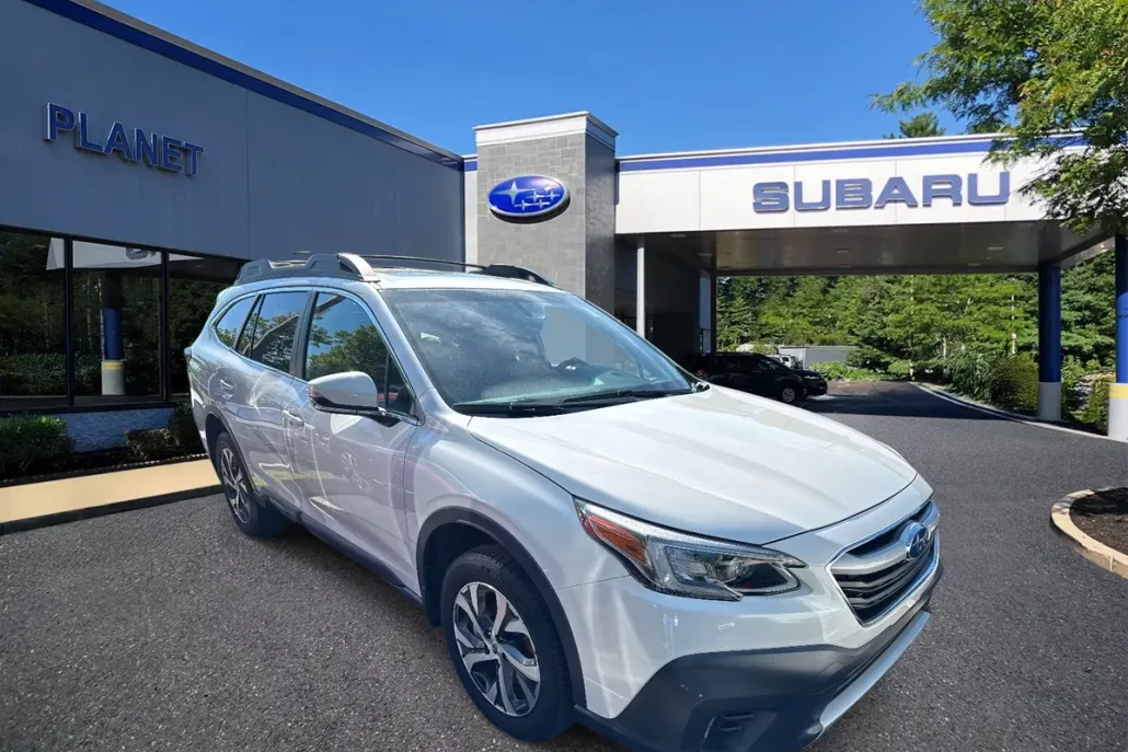 2022 Subaru Outback Limited XT photo 1