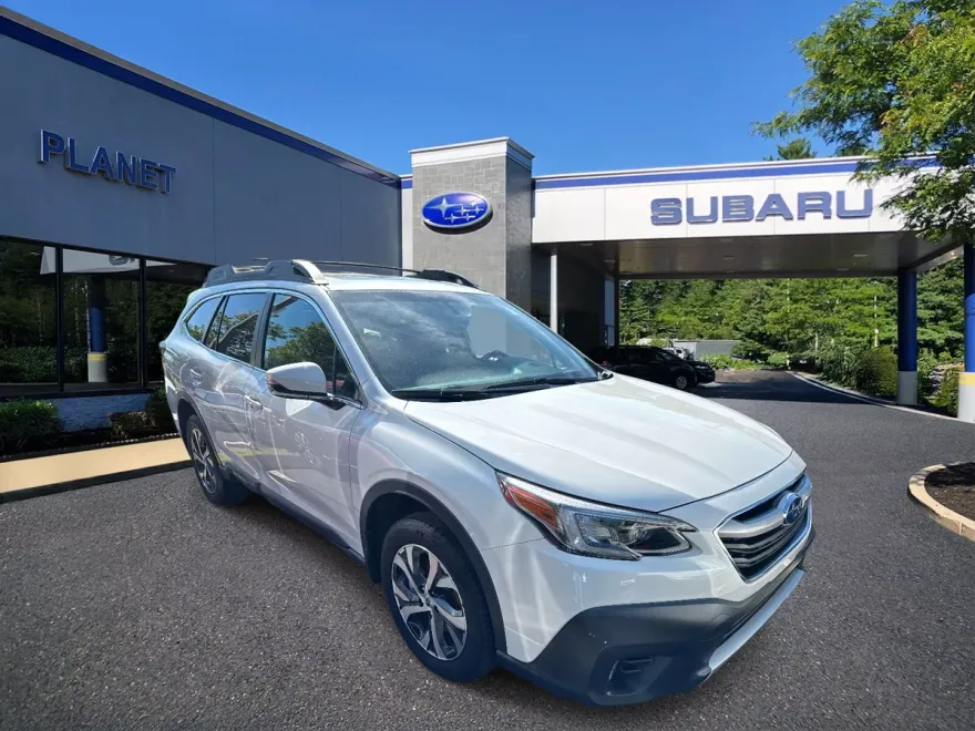 2022 Subaru Outback Limited XT photo 1