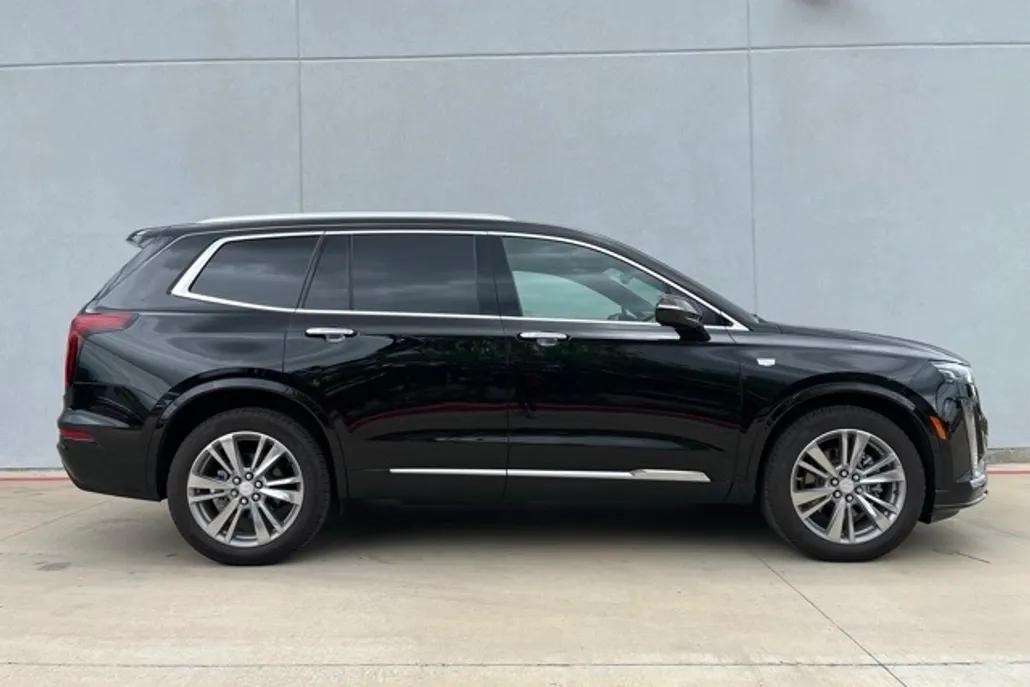 2025 Cadillac XT6 Premium Luxury photo 1