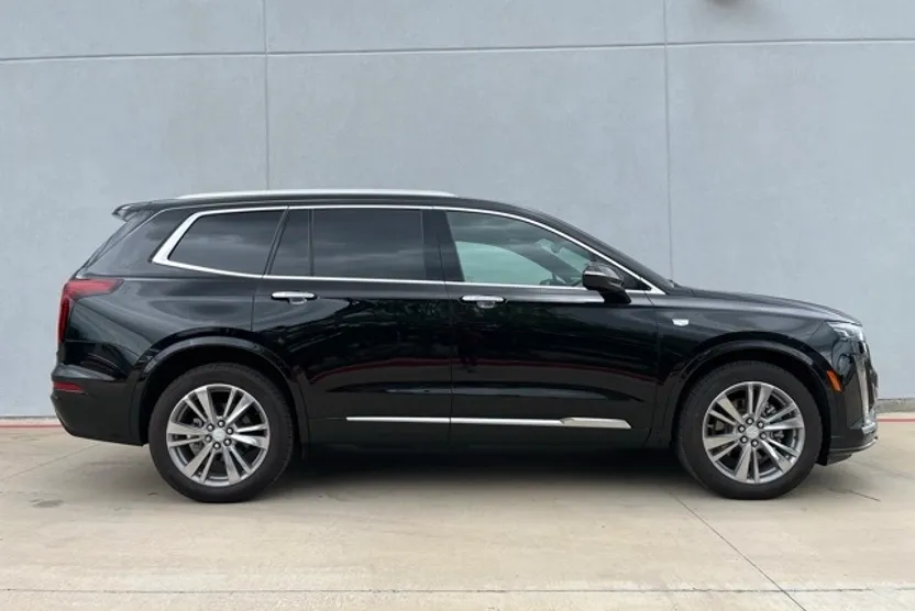 2025 Cadillac XT6 Premium Luxury photo 1