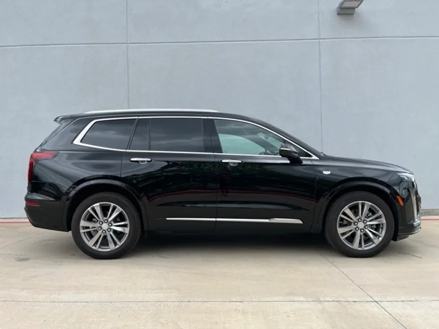 2025 Cadillac XT6 Premium Luxury photo 1