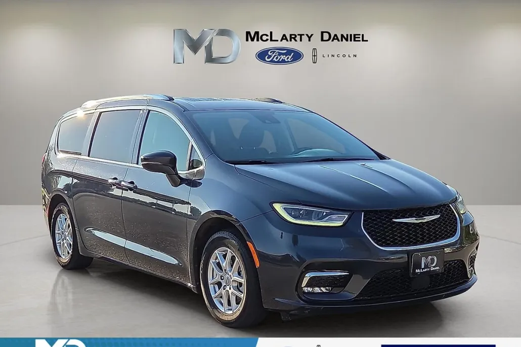 2021 Chrysler Pacifica Touring L photo 1