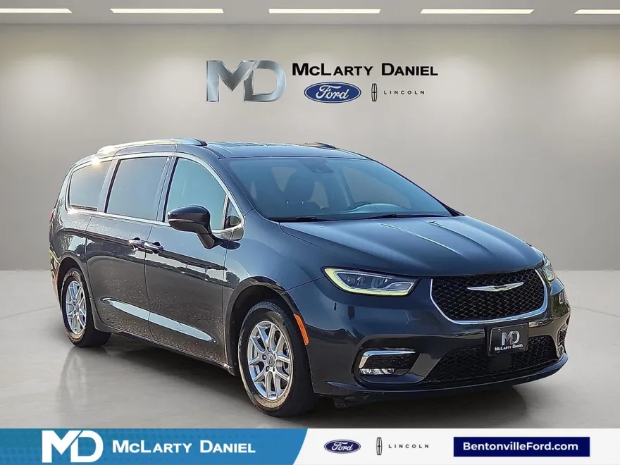 2021 Chrysler Pacifica Touring L photo 1