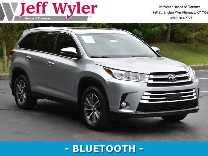 2019 Toyota Highlander XLE photo 1
