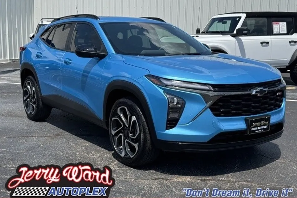 2025 Chevrolet Trax photo 1