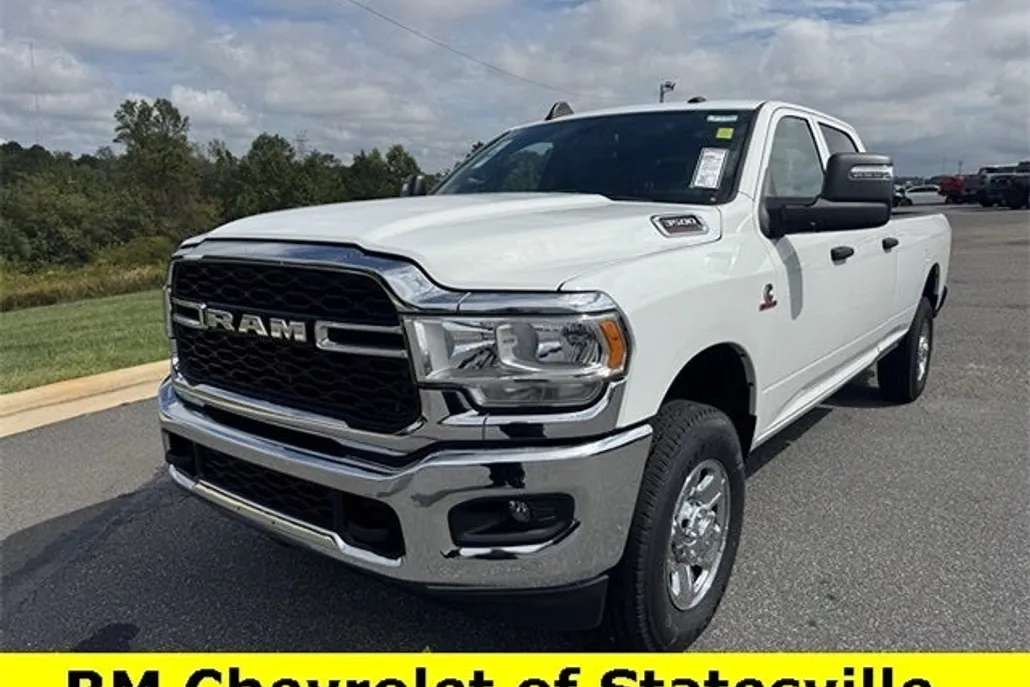 2023 Ram 3500 Tradesman photo 1