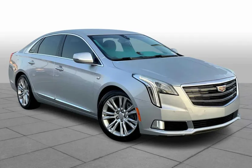 2018 Cadillac XTS Luxury photo 1