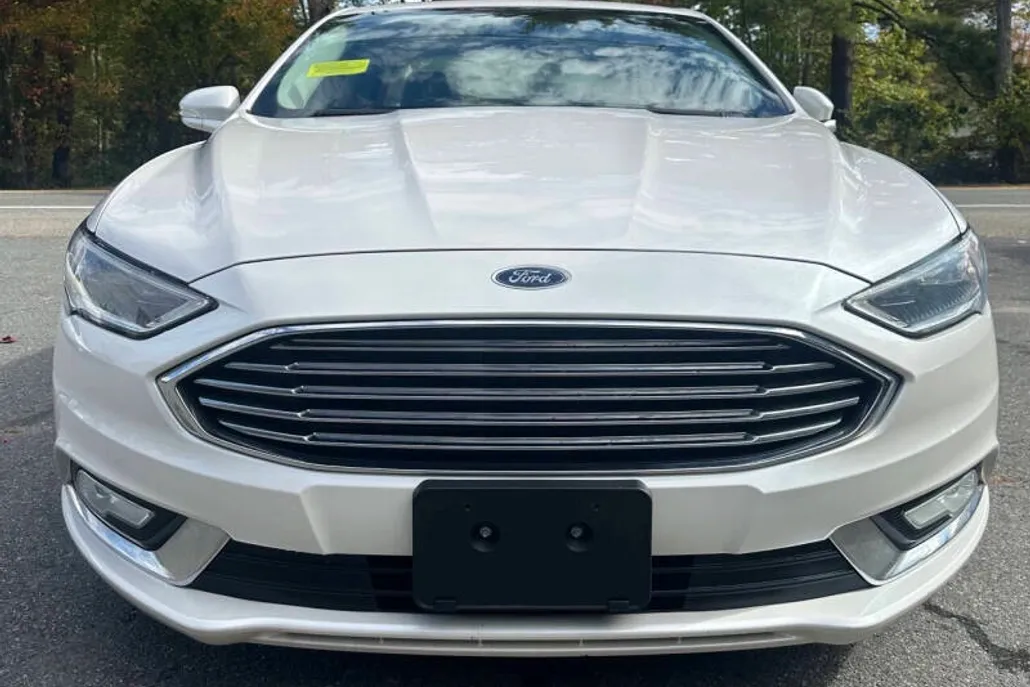 2017 Ford Fusion SE photo 1