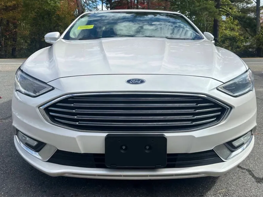 2017 Ford Fusion SE photo 1