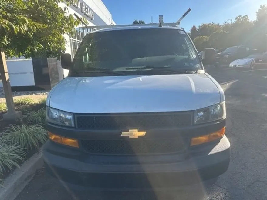 2018 Chevrolet Express 2500 Work Cargo Van photo 1