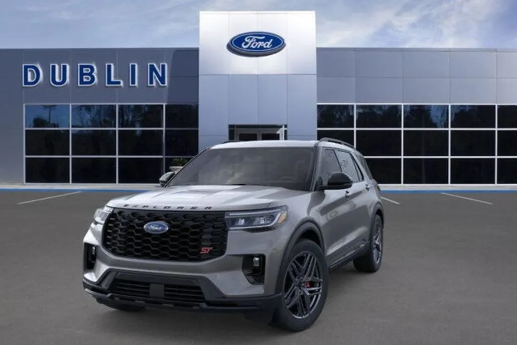 2025 Ford Explorer ST photo 1