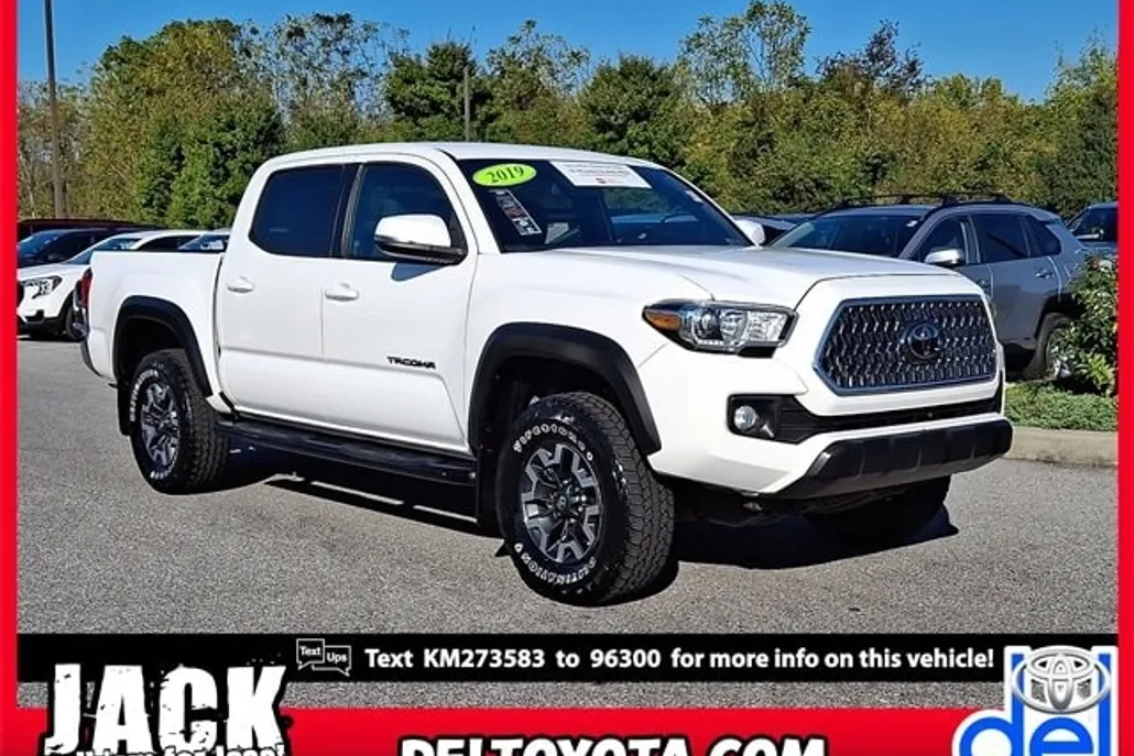 2019 Toyota Tacoma TRD Off-Road photo 1