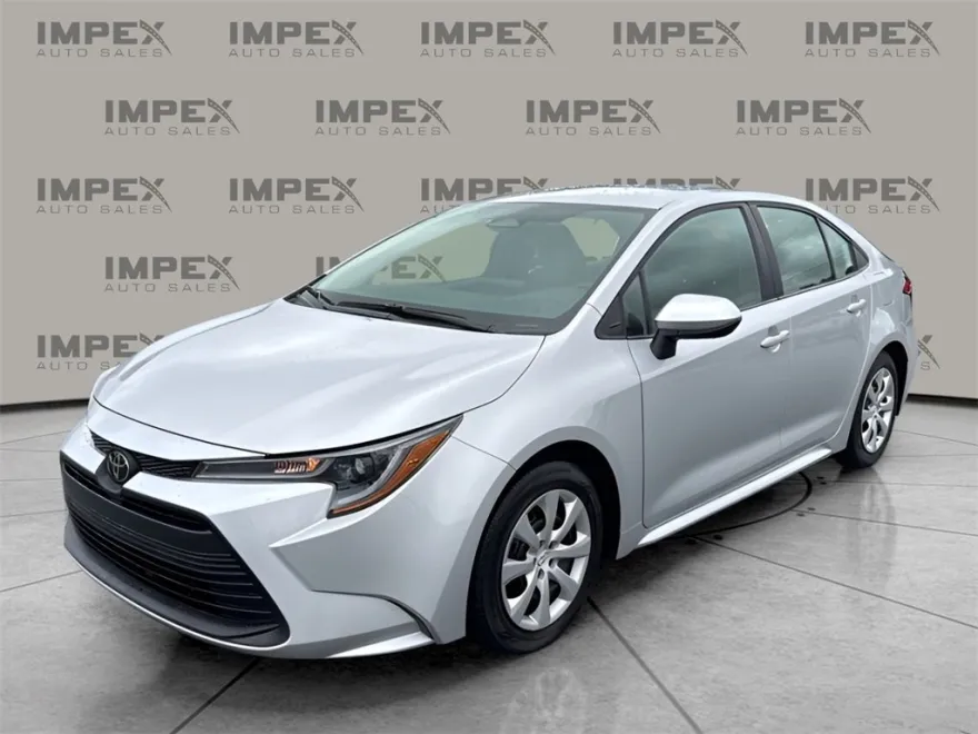 2024 Toyota Corolla LE photo 1