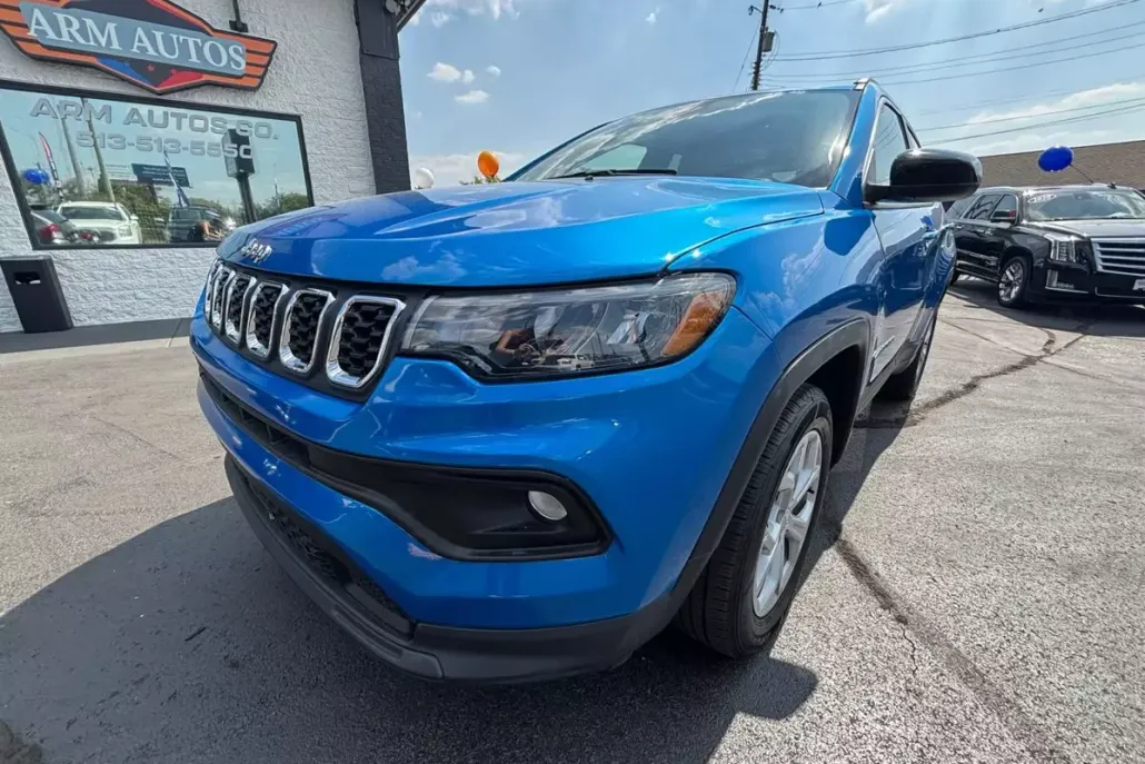 2024 Jeep Compass Latitude Sport photo 1