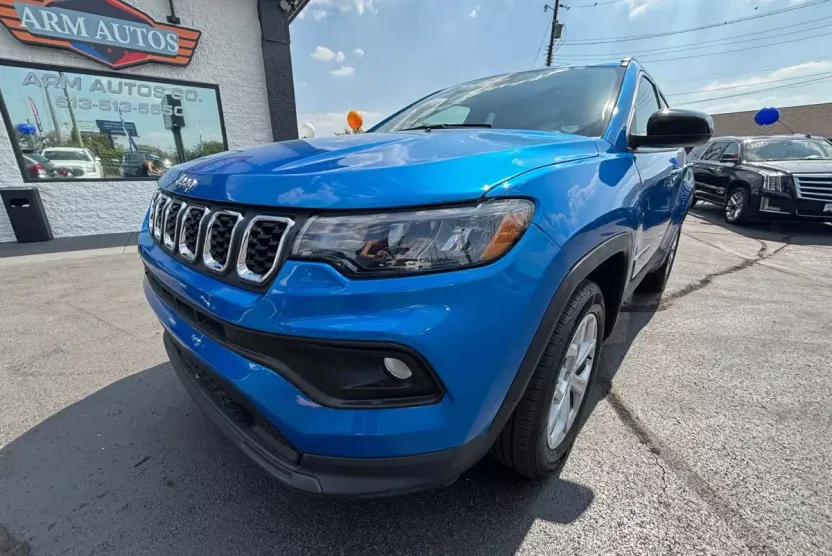 2024 Jeep Compass Latitude Sport photo 1