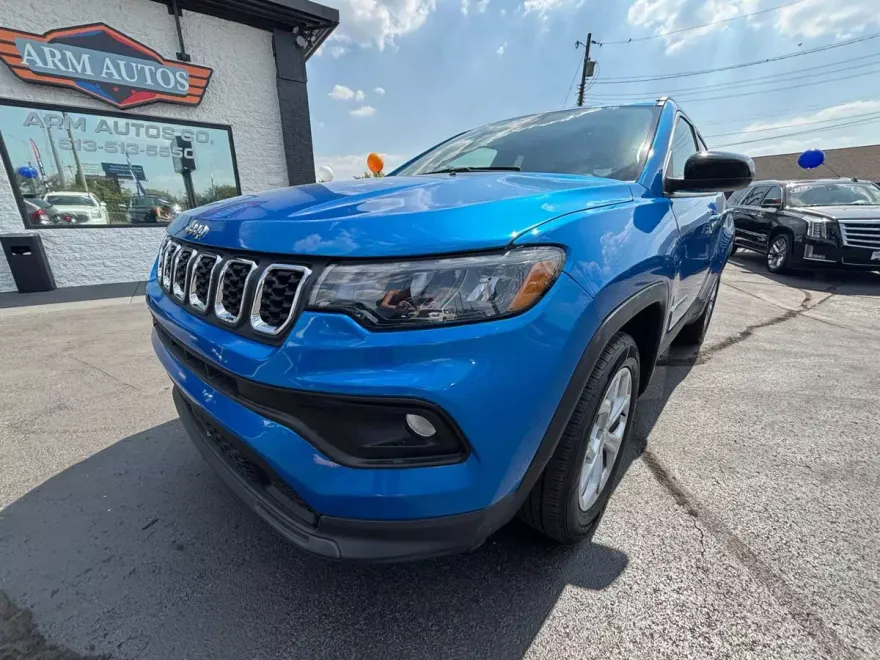 2024 Jeep Compass Latitude Sport photo 1