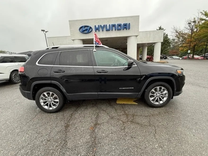 2021 Jeep Cherokee Latitude photo 1