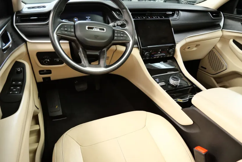 2022 Jeep Grand Cherokee Limited photo 1