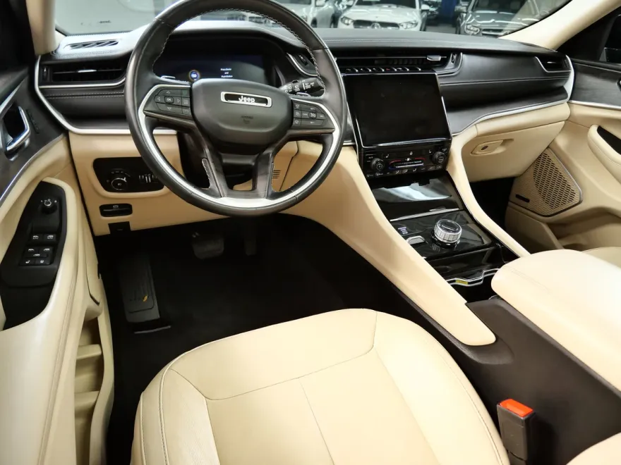2022 Jeep Grand Cherokee Limited photo 1