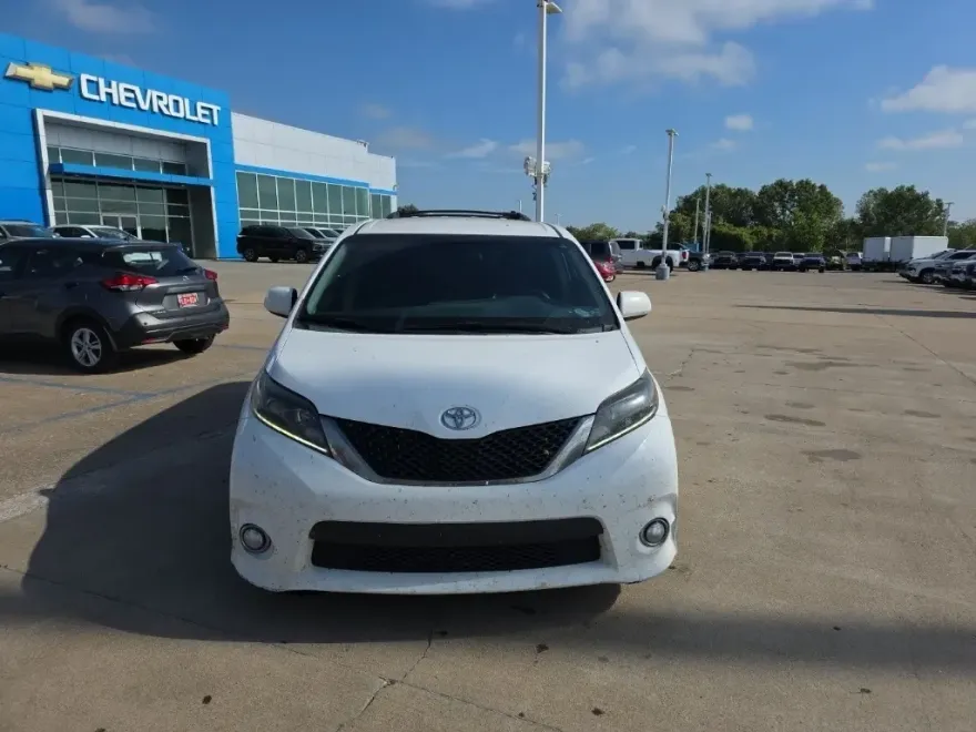 2015 Toyota Sienna photo 1