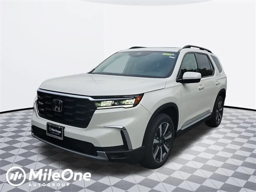 2025 Honda Pilot Touring photo 1