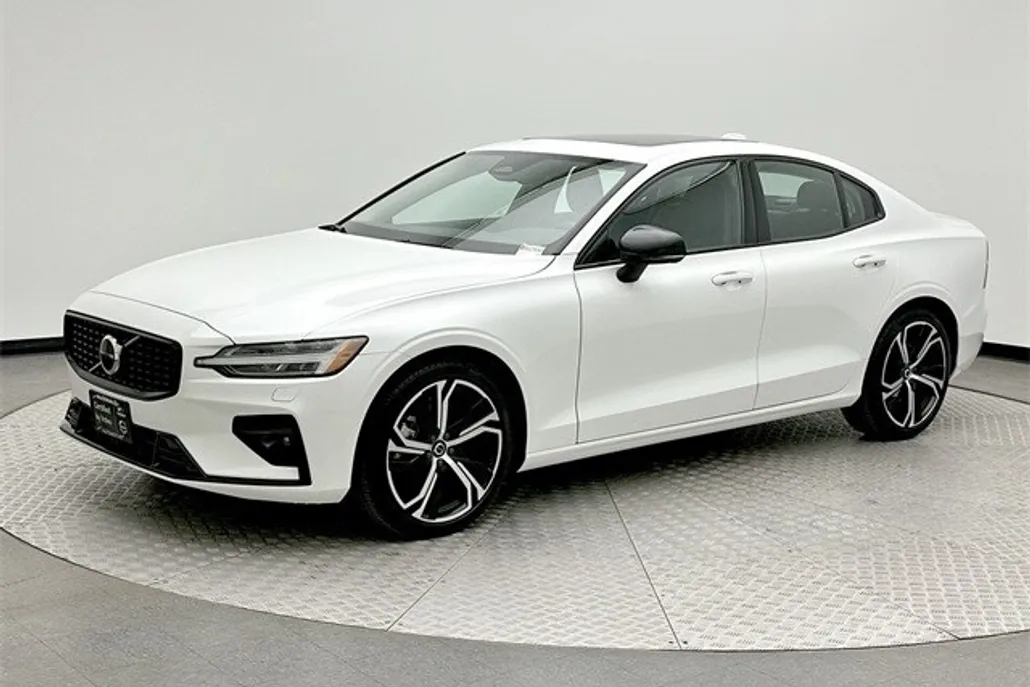 2024 Volvo S60 B5 Core photo 1