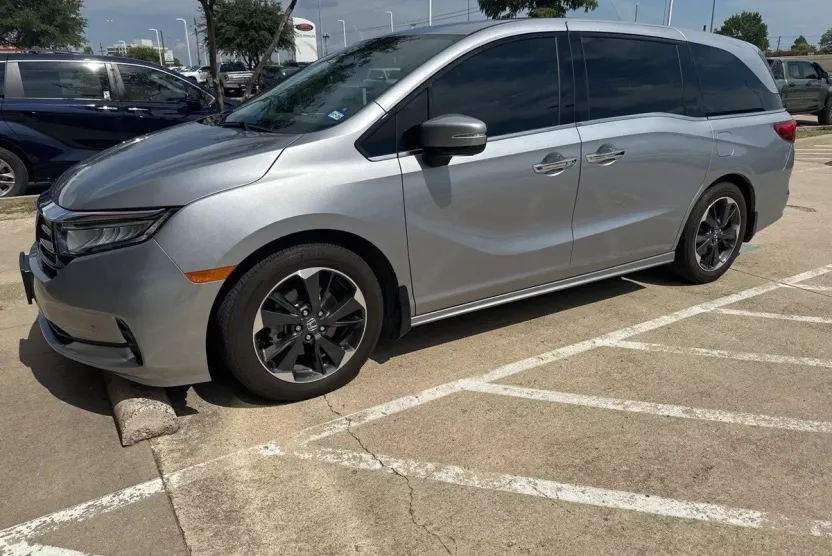 2024 Honda Odyssey Elite photo 1