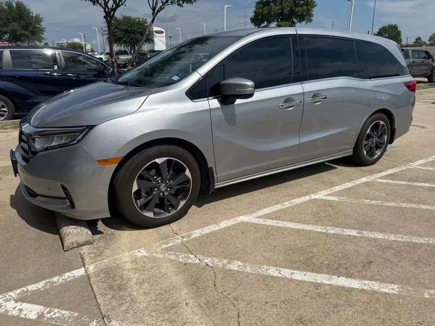 2024 Honda Odyssey Elite photo 1