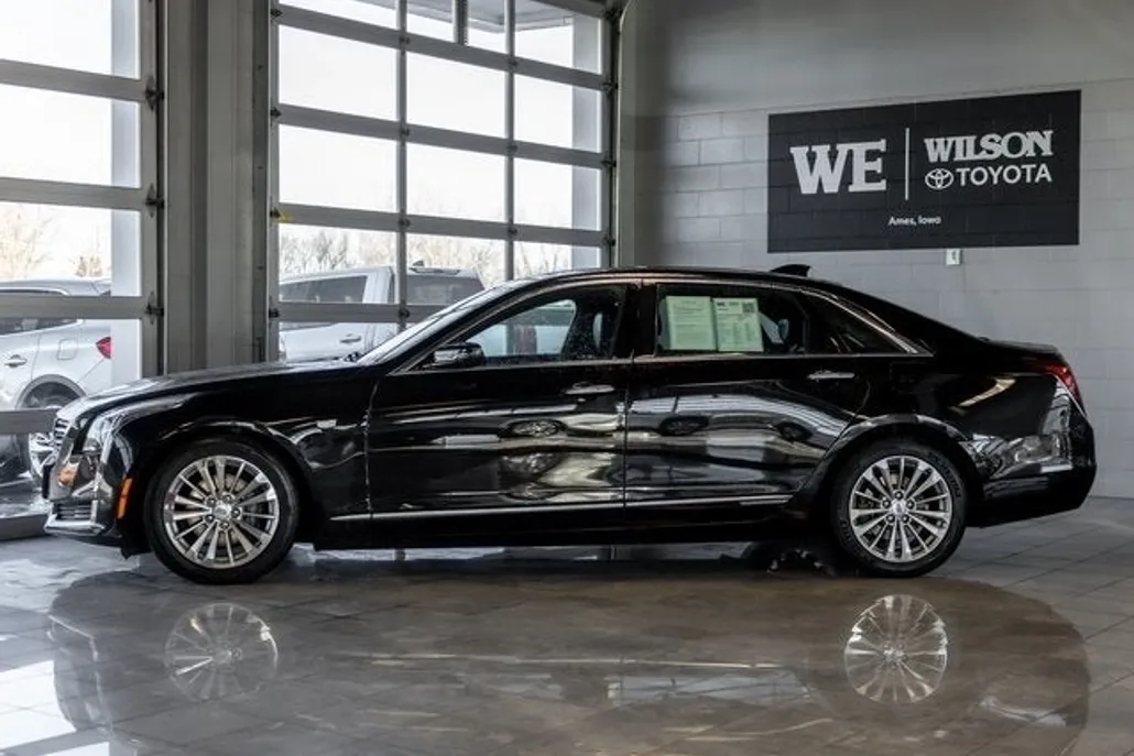 2018 Cadillac CT6 Plug-In photo 1