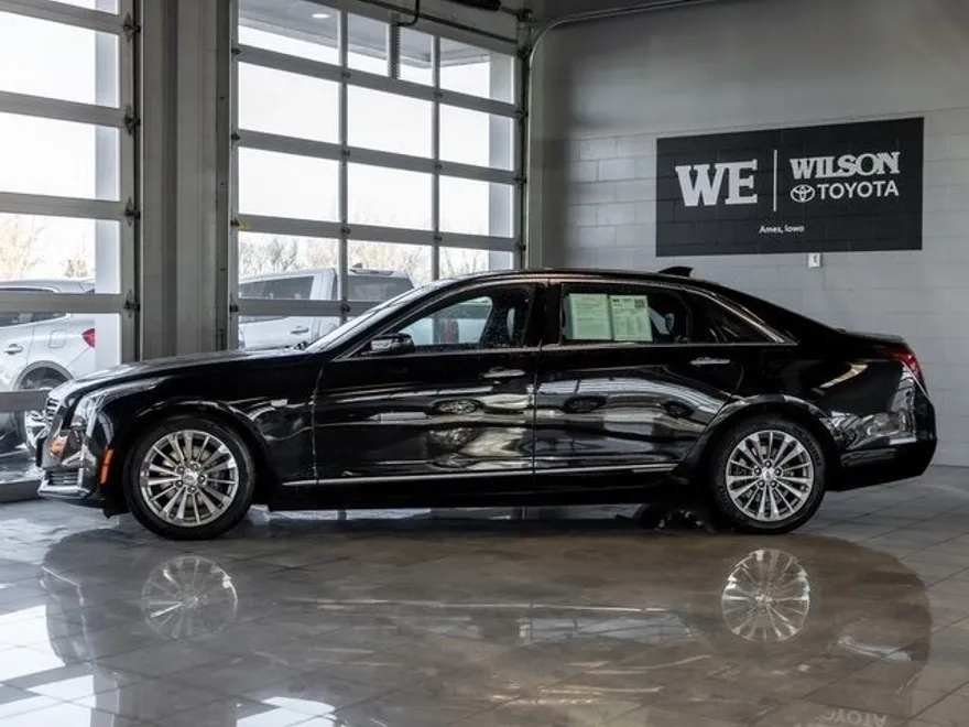 2018 Cadillac CT6 Plug-In photo 1