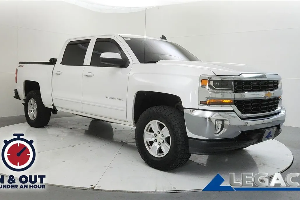 2017 Chevrolet Silverado 1500 LT photo 1