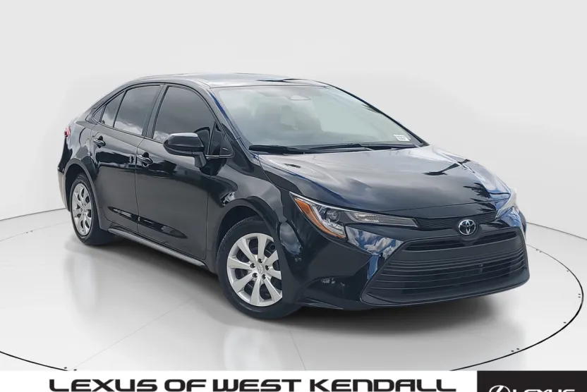 2024 Toyota Corolla LE photo 1