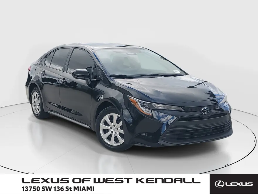 2024 Toyota Corolla LE photo 1