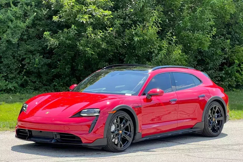 2024 Porsche Taycan Cross Turismo Turbo photo 1
