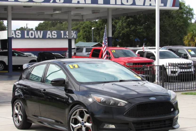 2017 Ford Focus ST photo 1