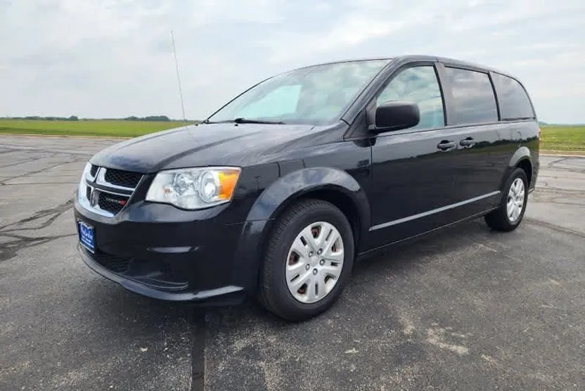 2019 Dodge Grand Caravan SE photo 1