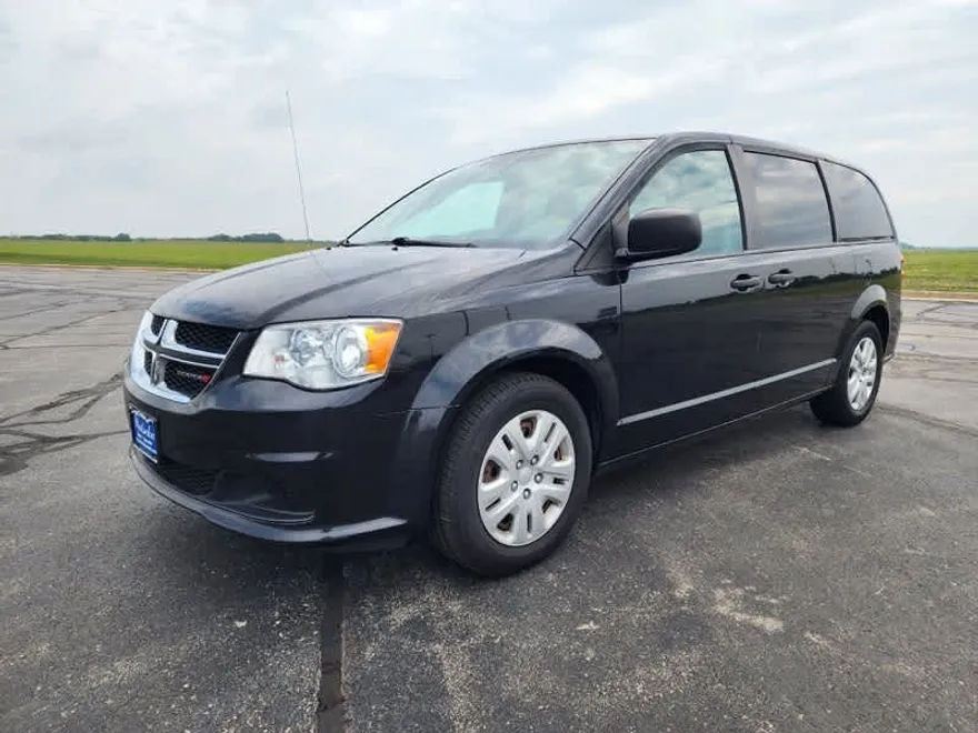 2019 Dodge Grand Caravan SE photo 1