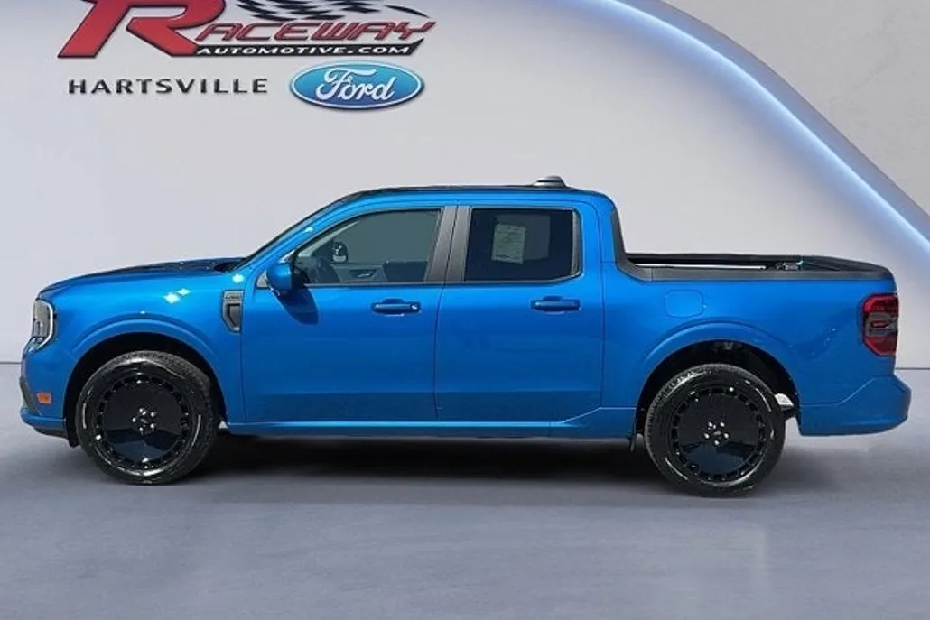 2025 Ford Maverick photo 1