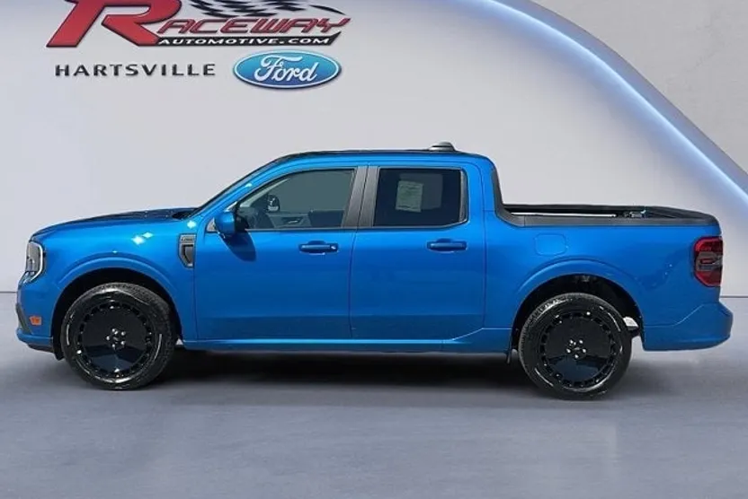 2025 Ford Maverick photo 1