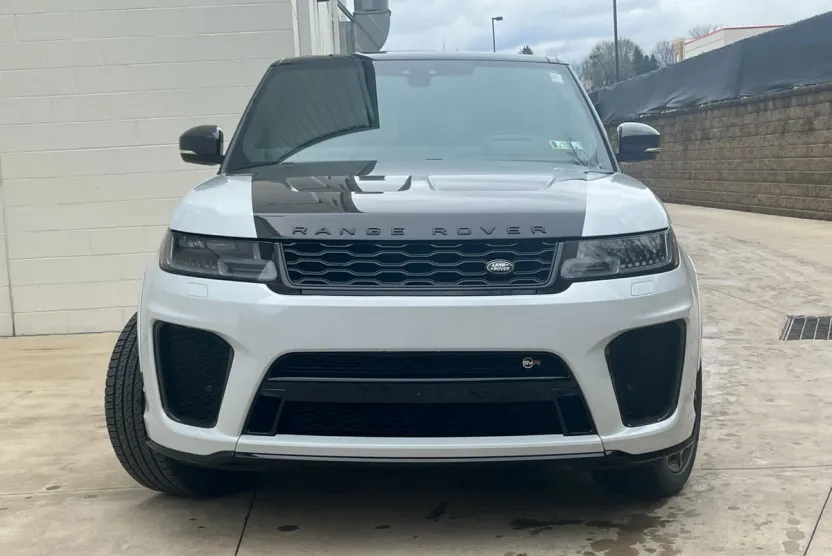 2022 Land Rover Range Rover Sport SVR photo 1