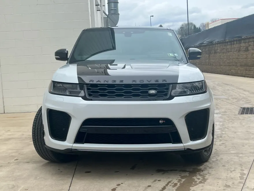 2022 Land Rover Range Rover Sport SVR photo 1