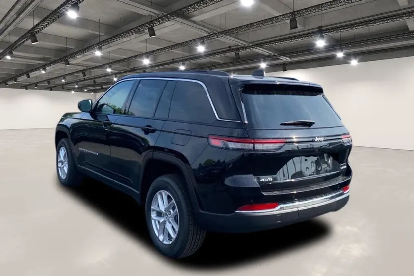 2025 Jeep Grand Cherokee Laredo X photo 1