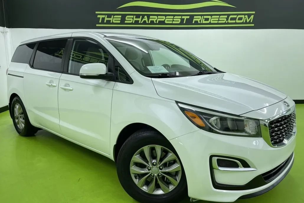 2019 Kia Sedona LX photo 1