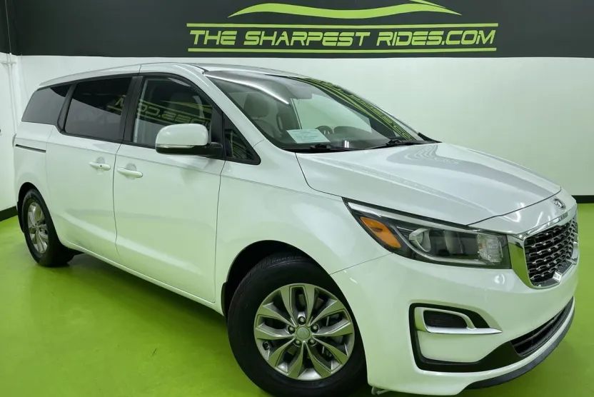 2019 Kia Sedona LX photo 1
