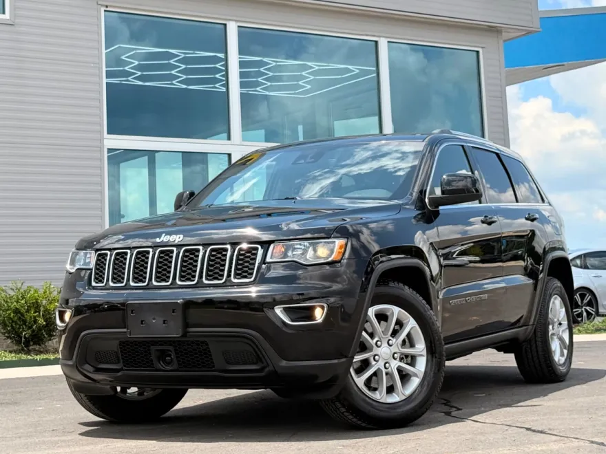 2021 Jeep Grand Cherokee Laredo photo 1