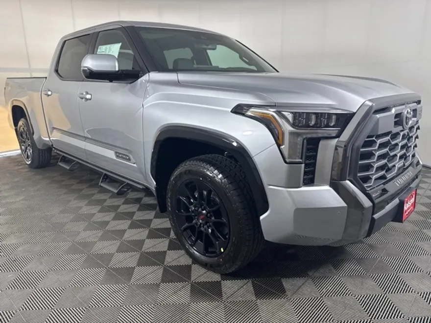 2025 Toyota Tundra Platinum CrewMax photo 1