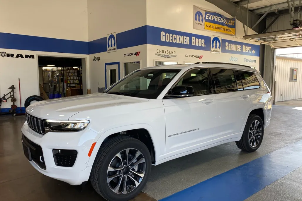 2025 Jeep Grand Cherokee L photo 1