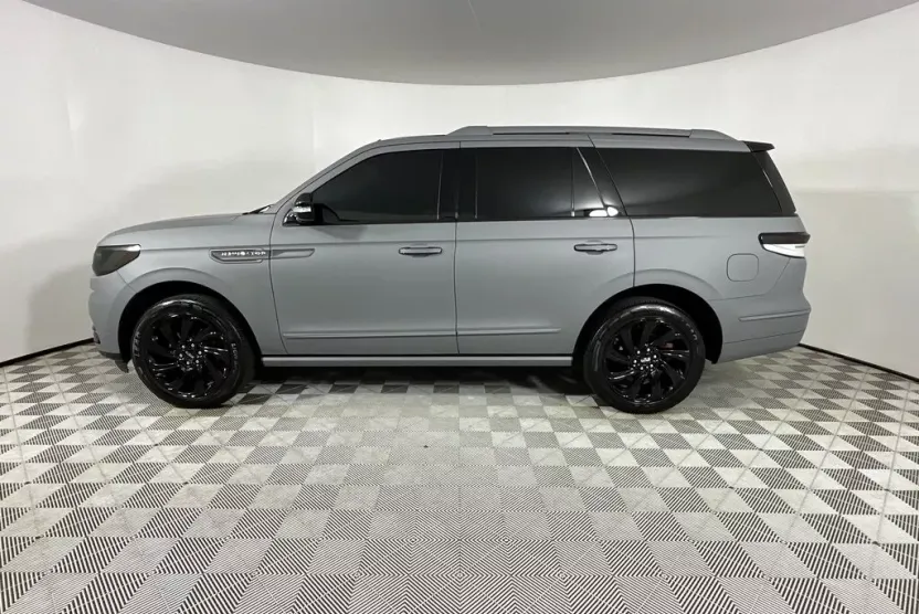 2023 Lincoln Navigator Reserve photo 1