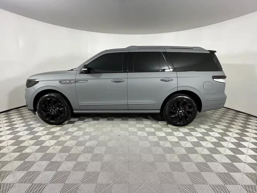 2023 Lincoln Navigator Reserve photo 1