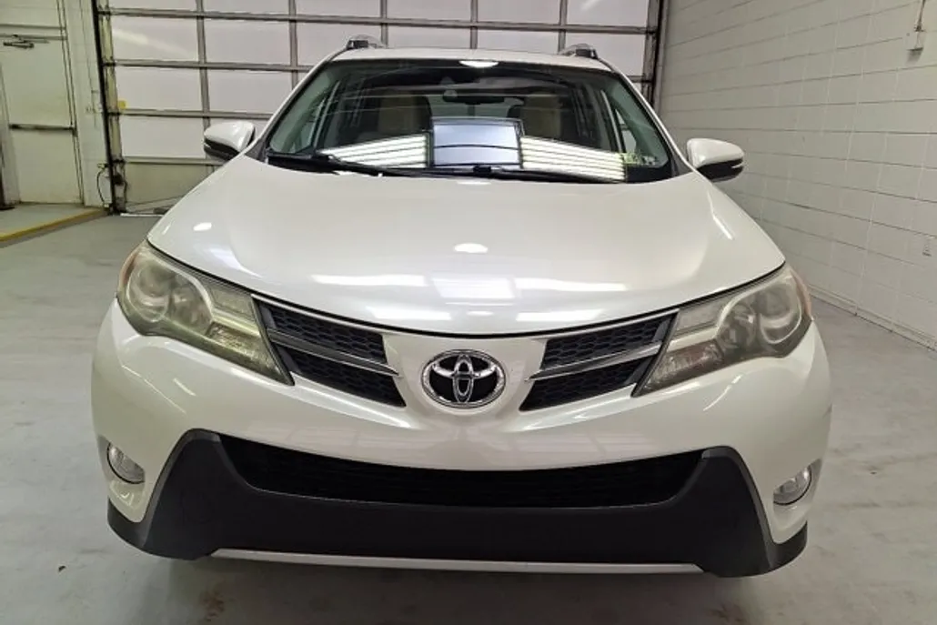 2015 Toyota RAV4 Limited photo 1